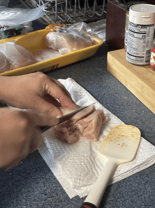 мясо на бумажных полотенцах
