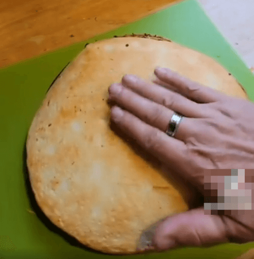 гамбургер из двух пицц