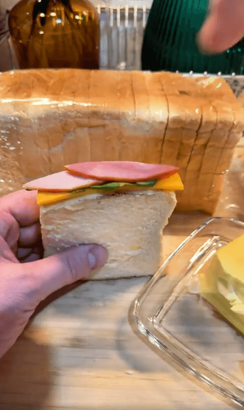 сэндвич с ветчиной и сыром 