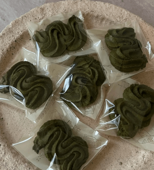 печенье с чаем матча