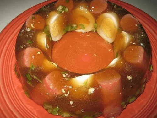 желе из бульона с сосисками