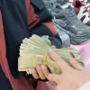 копил деньги на обувь для мамы 