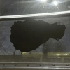 бросил камень в школьный автобус