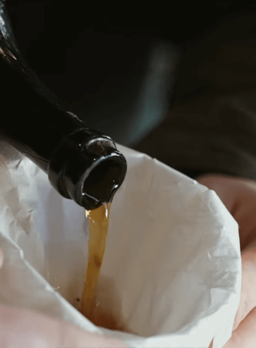 старая бутылка алкоголя