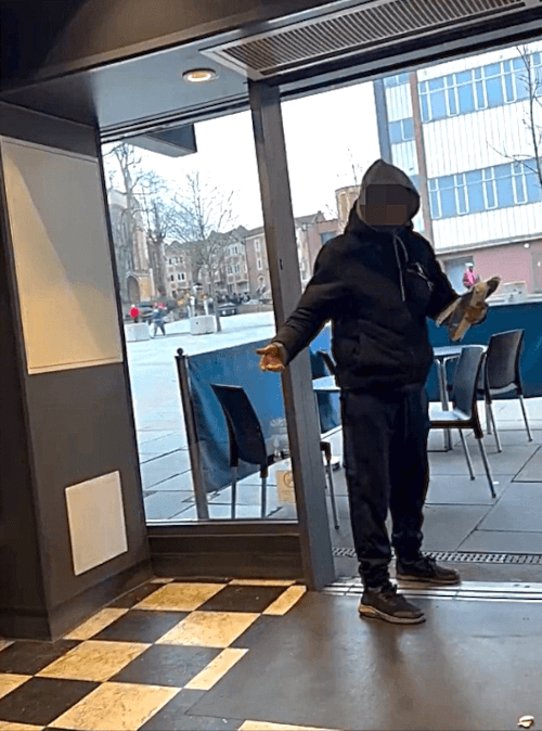 упрёк за грубость от вора