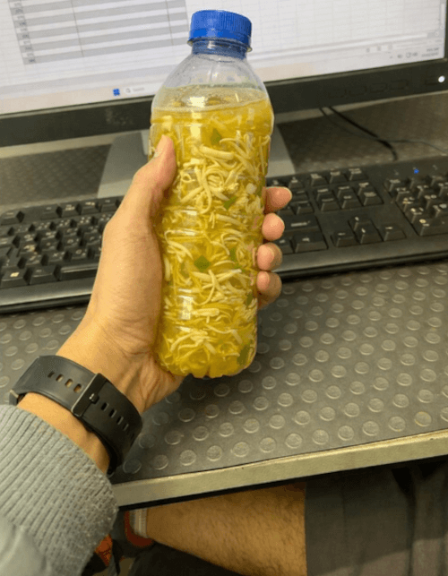 суп с лапшой в бутылке