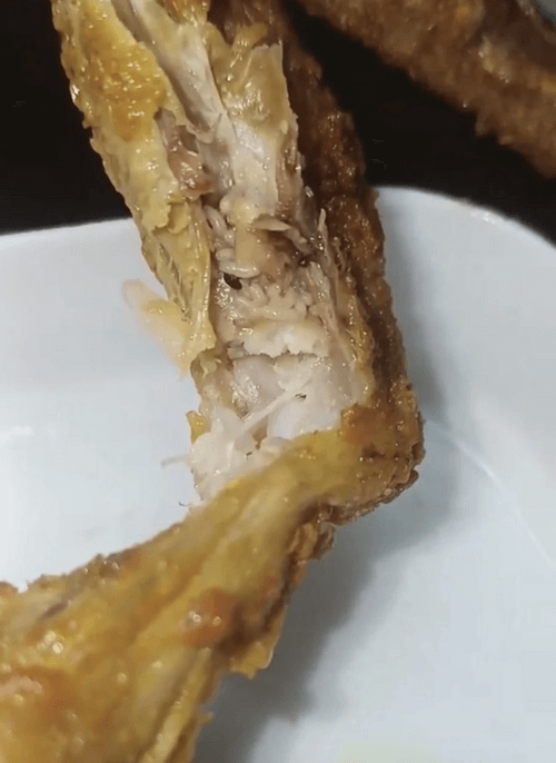 личинки в жареной курице