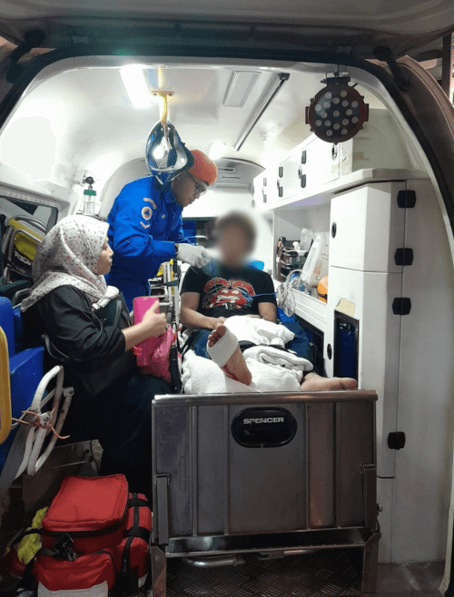 попал гвоздём в ступню