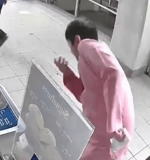 мальчик получил пощёчину