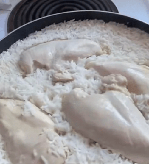 курица сваренная вместе с рисом