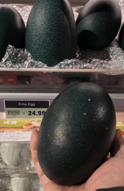 яйца эму в продуктовом магазине
