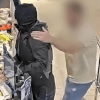 грабителя схватили за шею
