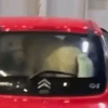пони запихнули в автомобиль 