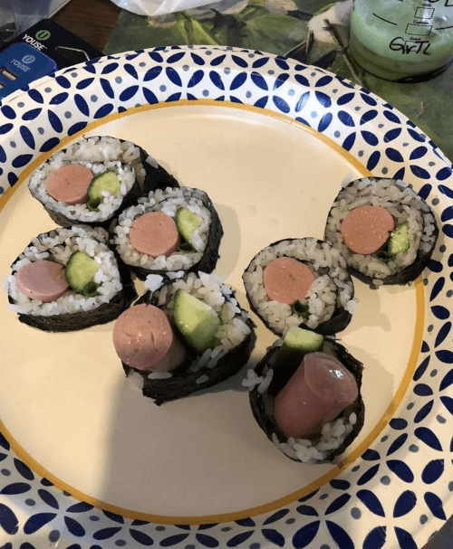 необычные роллы с сосисками