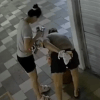 женщины украли часть цветка 