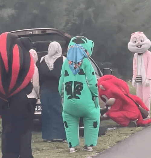 добряк в забавном костюме