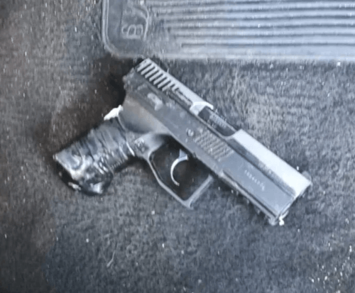 угонщик с игрушечным пистолетом